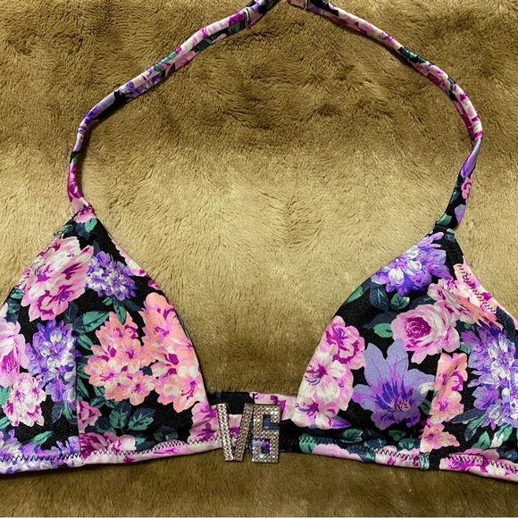 Victoria Secrets Bikini Top - Picture 2 of 3